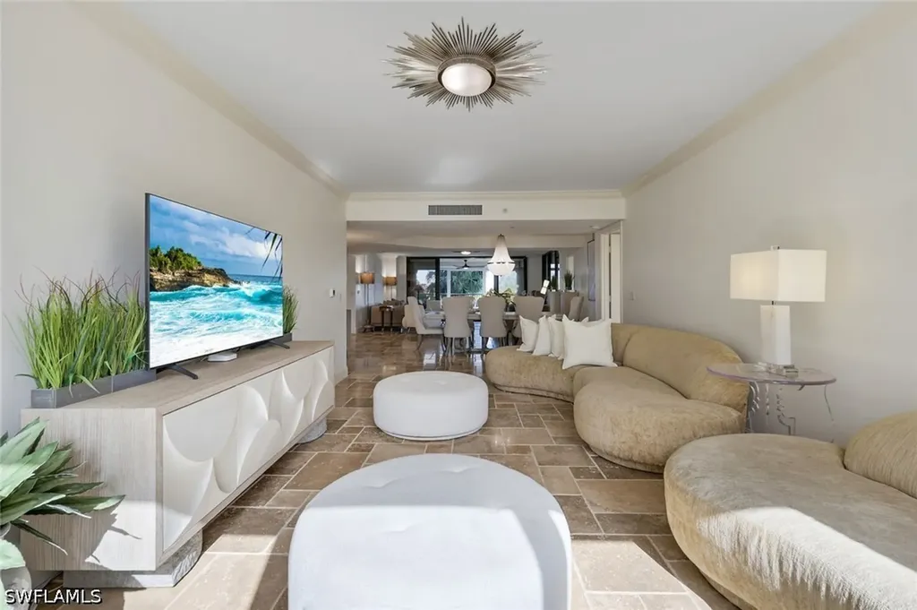 6597 Nicholas Boulevard Naples FL 34108