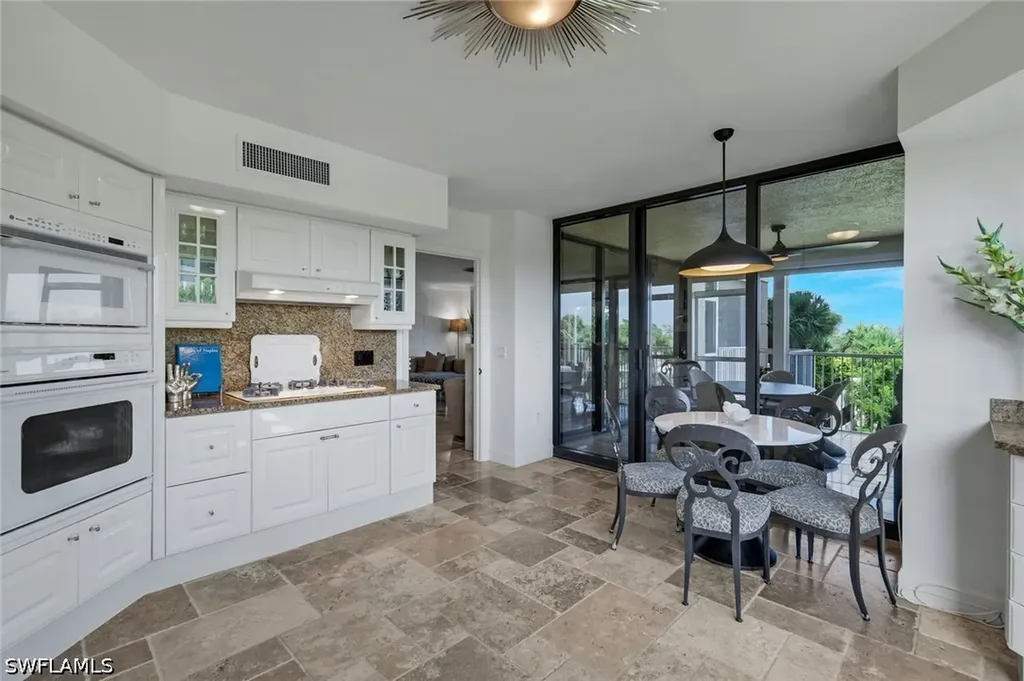 6597 Nicholas Boulevard Naples FL 34108