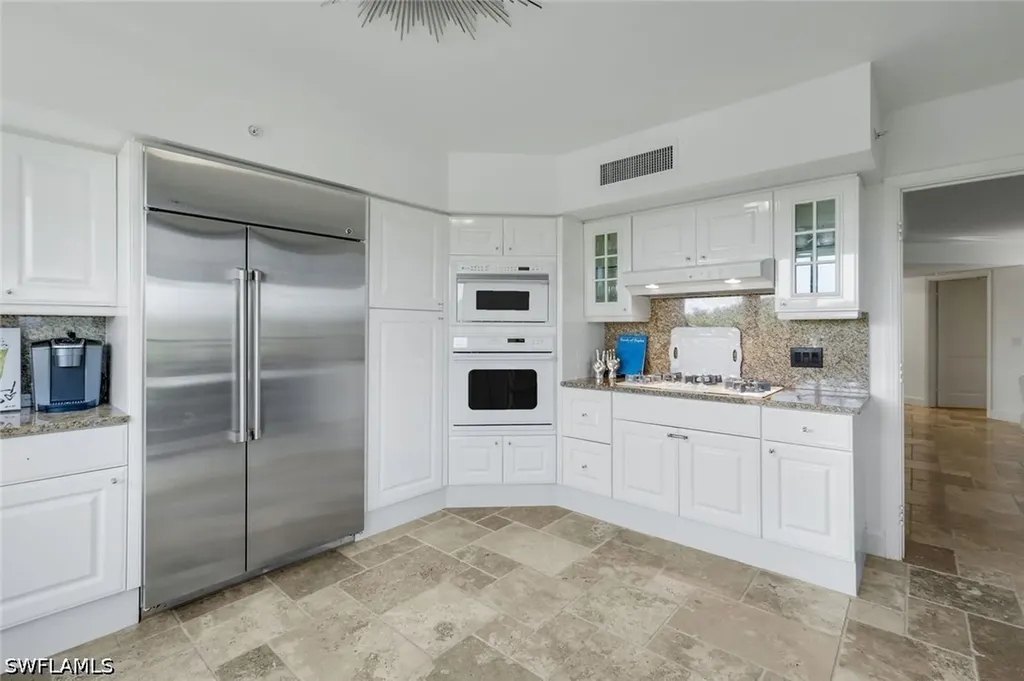 6597 Nicholas Boulevard Naples FL 34108
