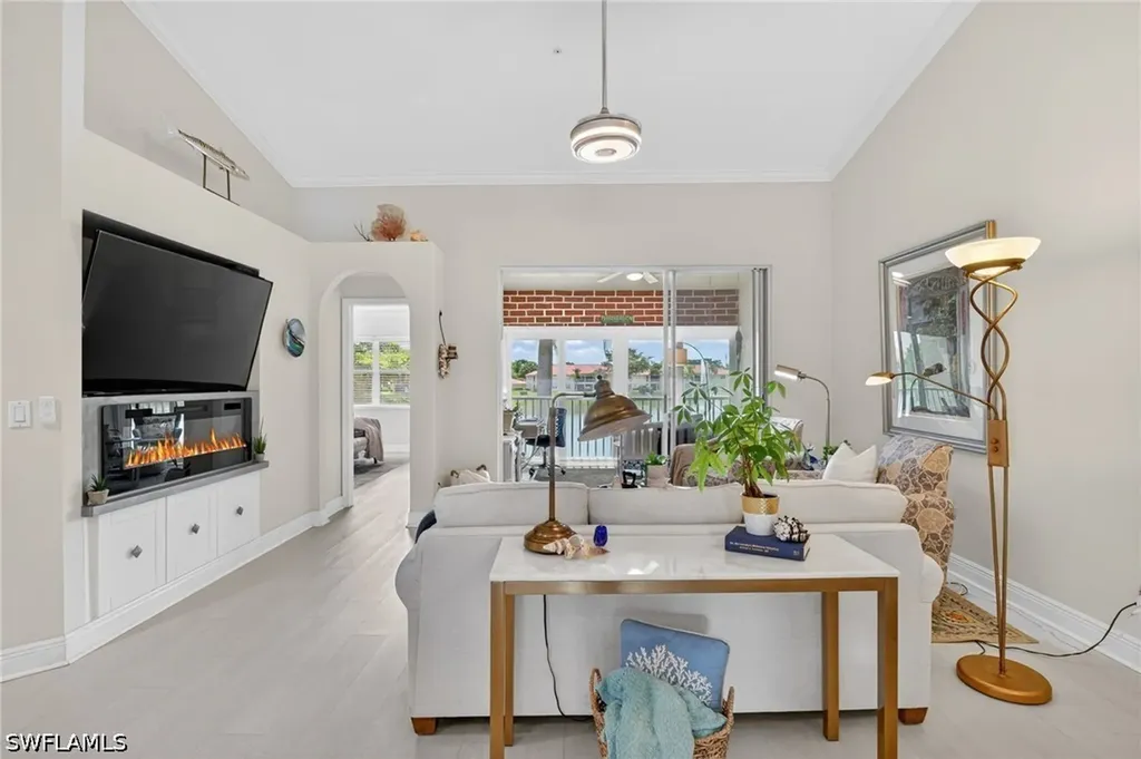 Naples FL, 6528 Huntington Lakes Circle, Unit 202