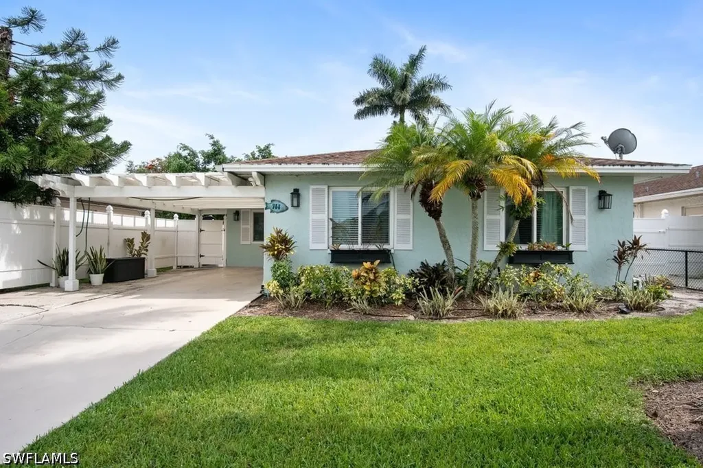744 94th Avenue N Naples FL 34108