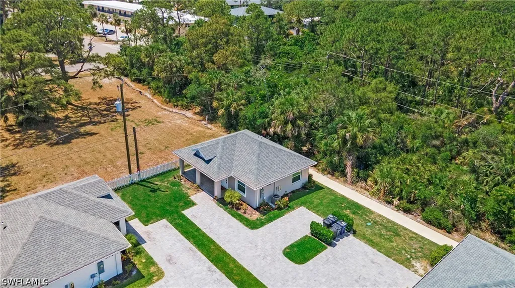 27302 Dortch Avenue Bonita Springs FL 34135
