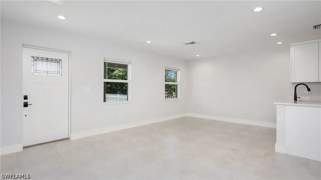 27302 Dortch Avenue Bonita Springs FL 34135