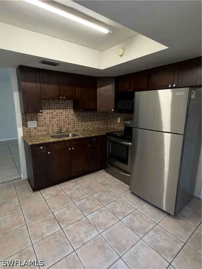 709 SE 46th Terrace Cape Coral FL 33904