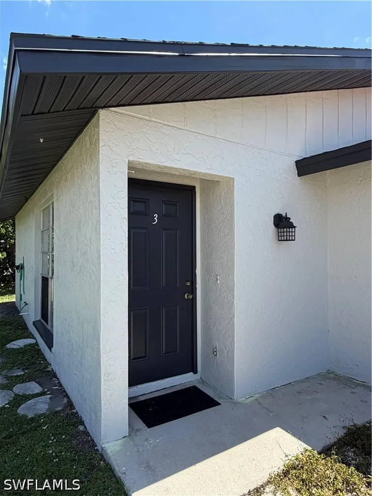 709 SE 46th Terrace Cape Coral FL 33904