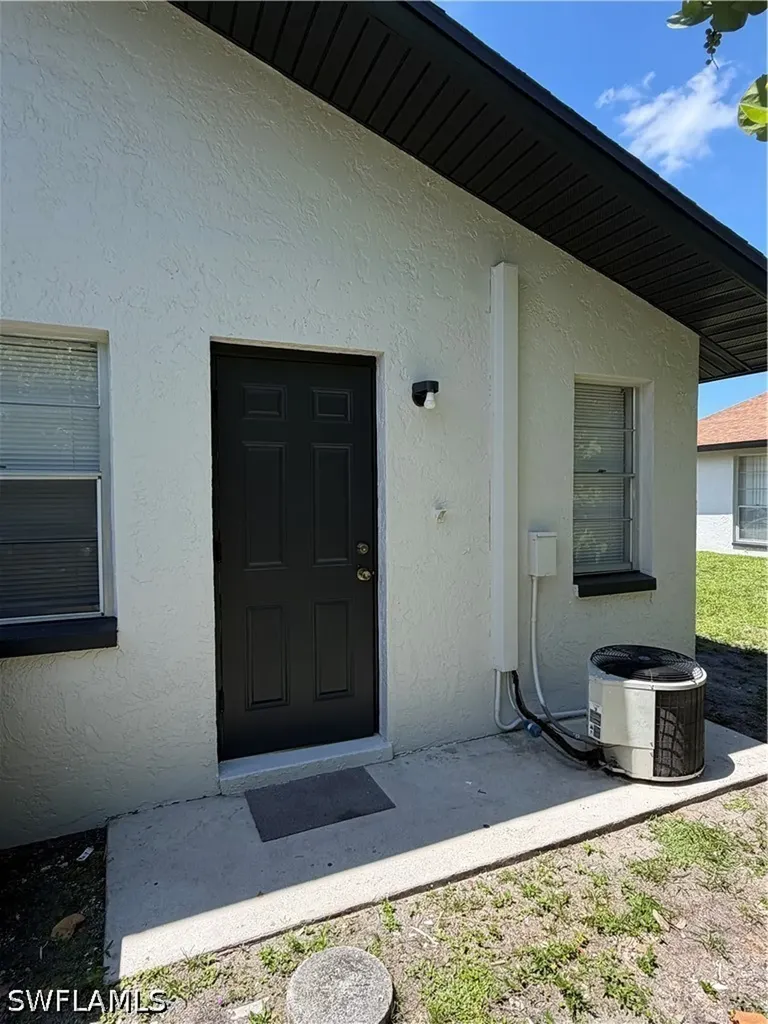 709 SE 46th Terrace Cape Coral FL 33904