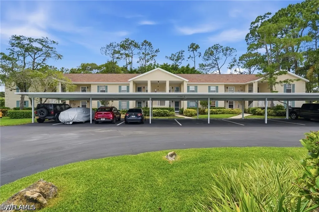 1706 Kings Lake Boulevard Naples FL 34112