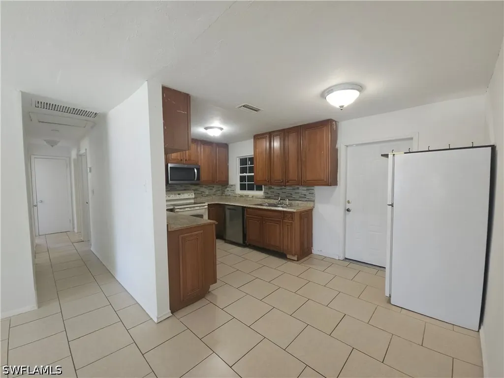 3378 Apache Street Fort Myers FL 33916