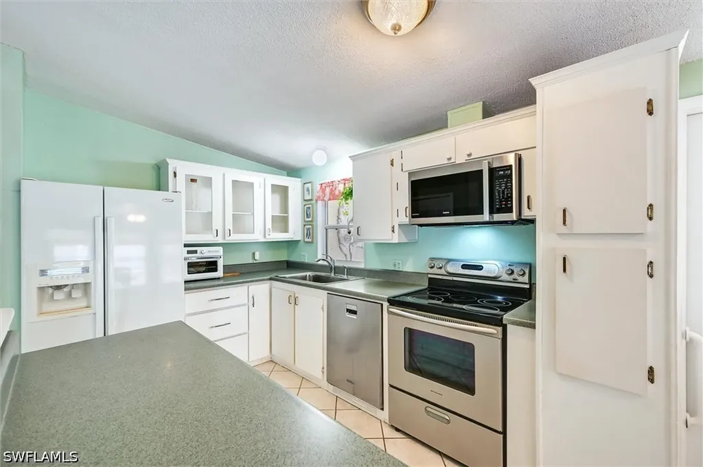 148 Seven Seas Way Naples FL 34104