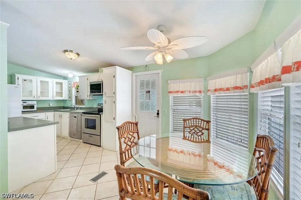 148 Seven Seas Way Naples FL 34104