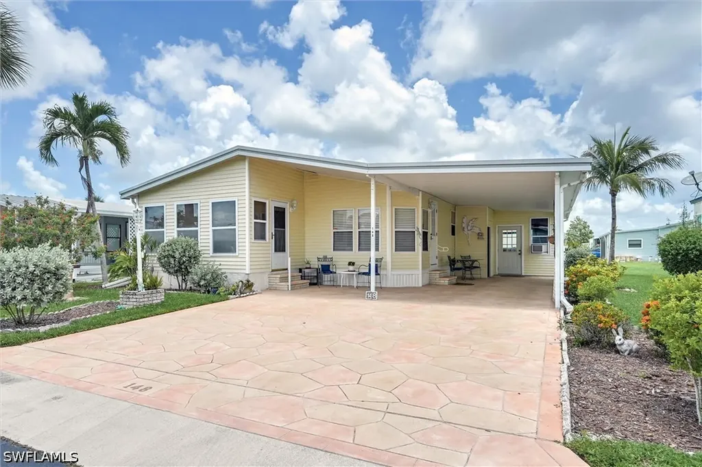 148 Seven Seas Way Naples FL 34104