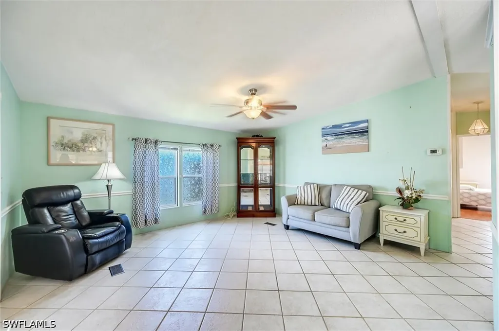 148 Seven Seas Way Naples FL 34104