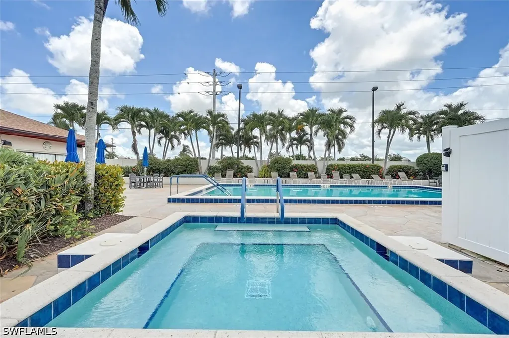 148 Seven Seas Way Naples FL 34104