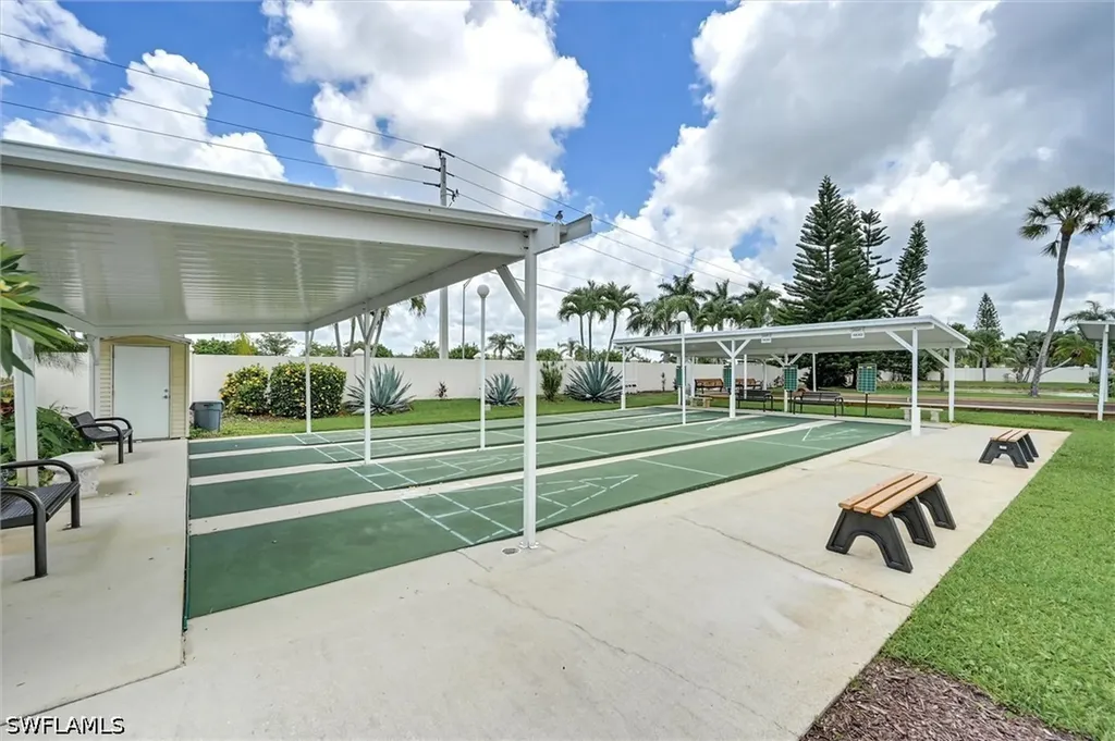 148 Seven Seas Way Naples FL 34104