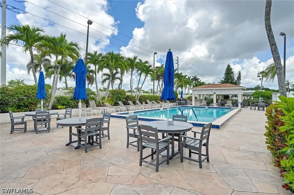 148 Seven Seas Way Naples FL 34104