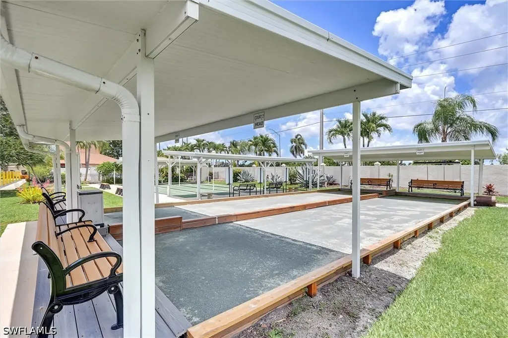 148 Seven Seas Way Naples FL 34104