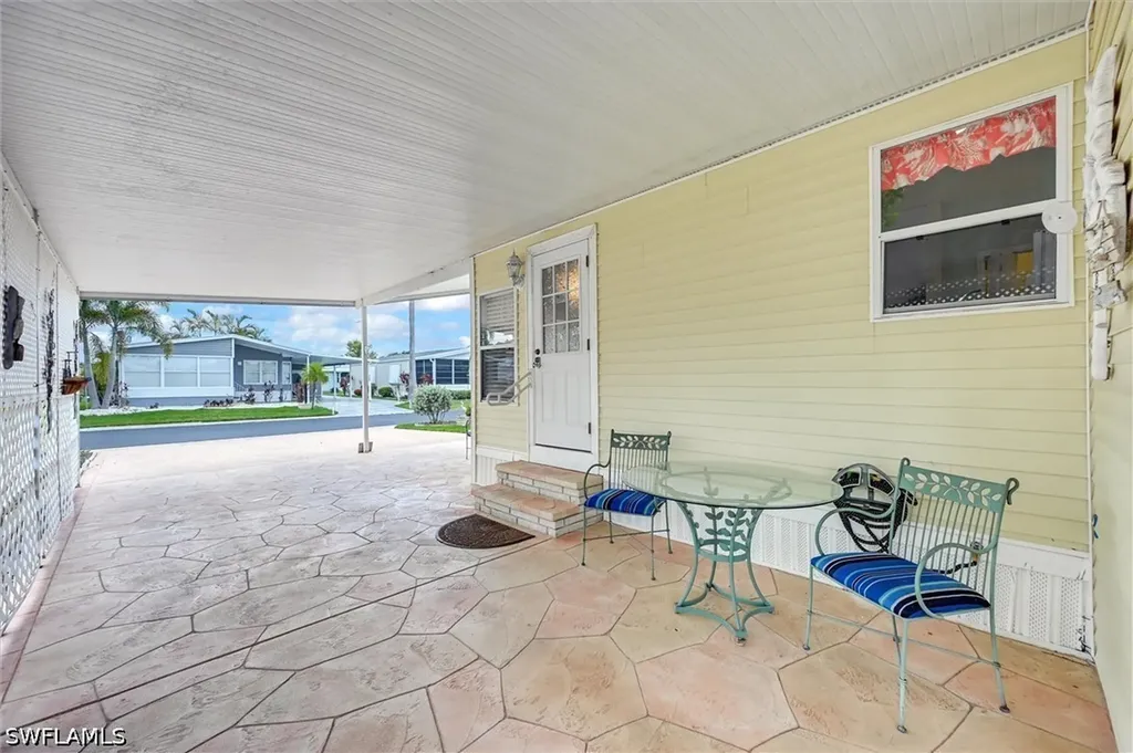 148 Seven Seas Way Naples FL 34104