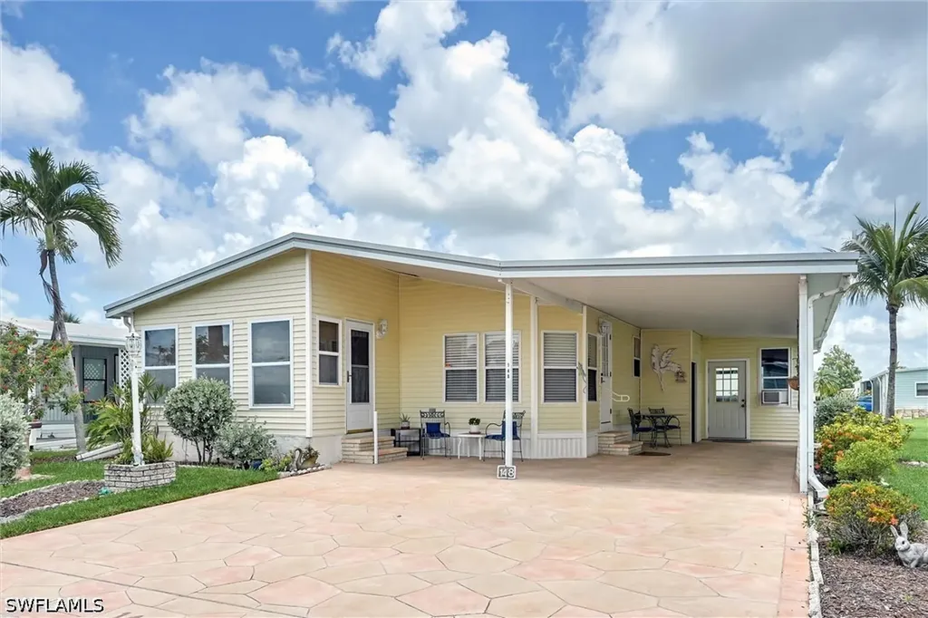148 Seven Seas Way Naples FL 34104