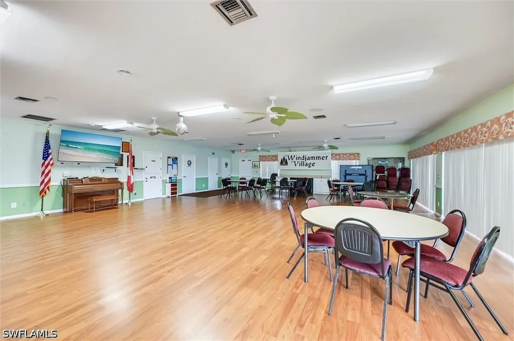 148 Seven Seas Way Naples FL 34104