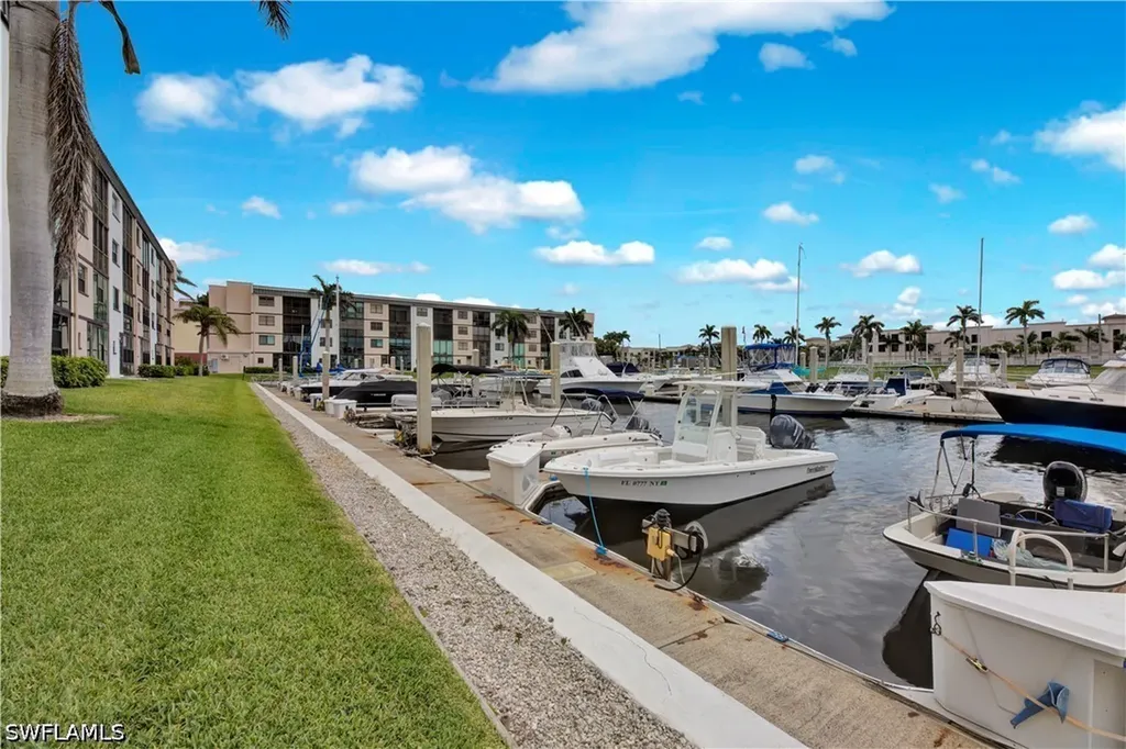803 River Point Drive Naples FL 34102