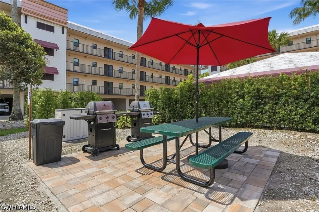 803 River Point Drive Naples FL 34102