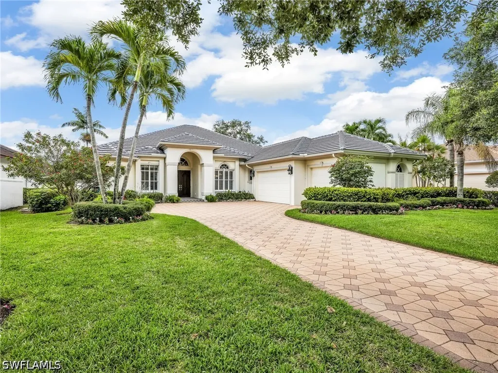 2944 Gardens Boulevard Naples FL 34105