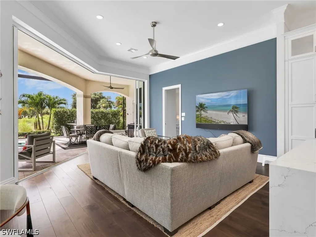 2944 Gardens Boulevard Naples FL 34105