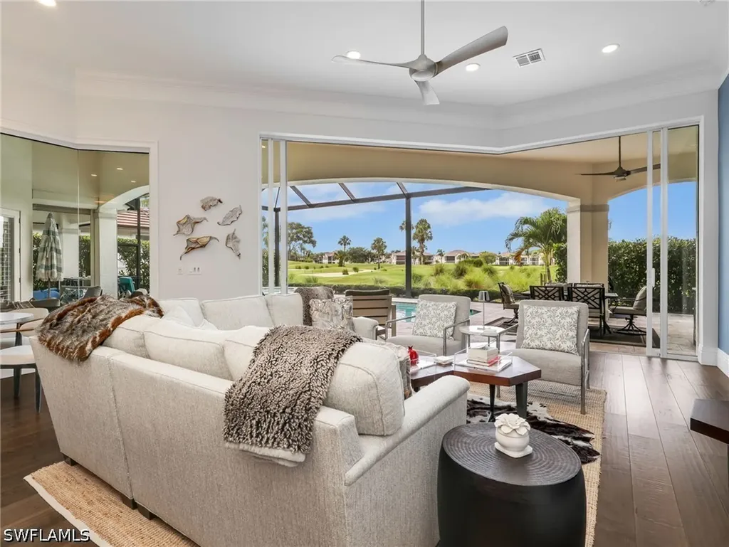 2944 Gardens Boulevard Naples FL 34105