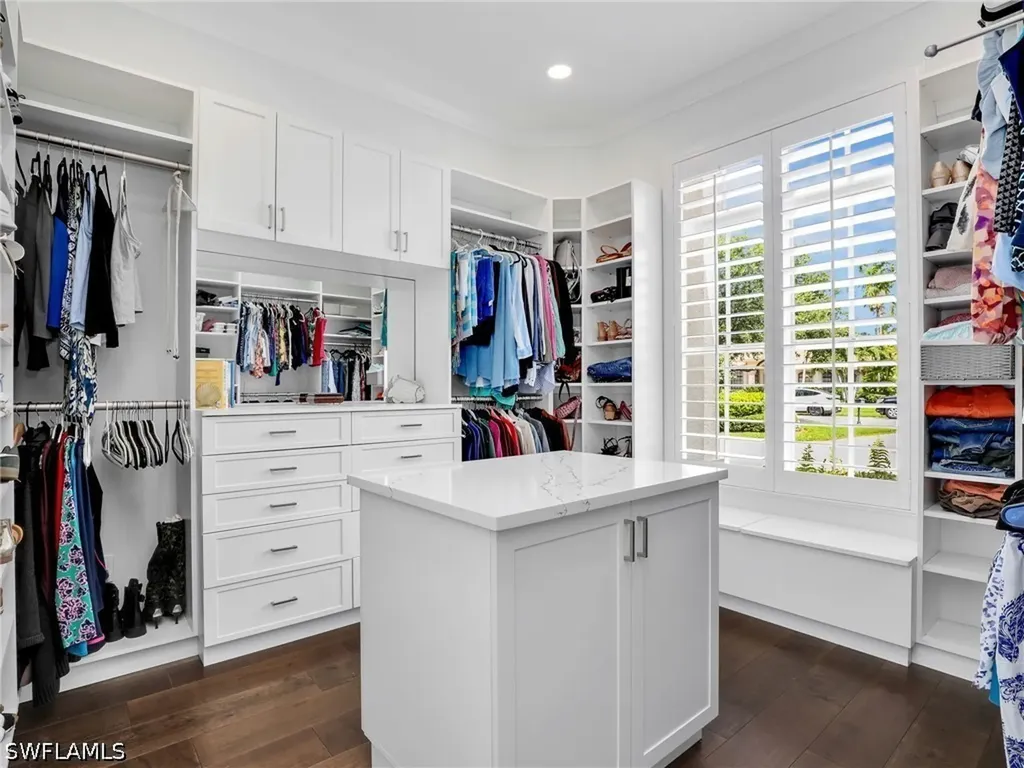 2944 Gardens Boulevard Naples FL 34105