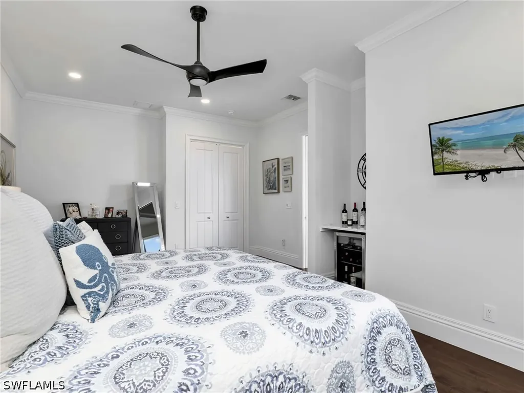 2944 Gardens Boulevard Naples FL 34105