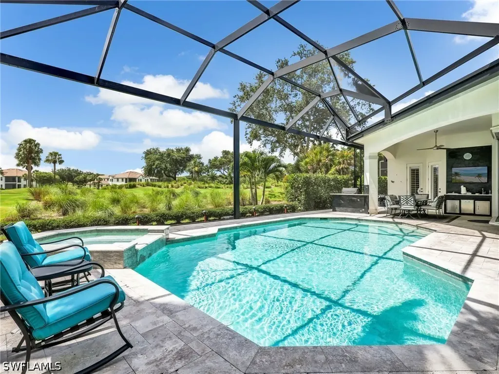 2944 Gardens Boulevard Naples FL 34105
