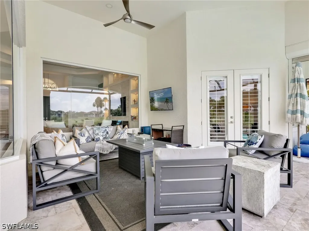 2944 Gardens Boulevard Naples FL 34105