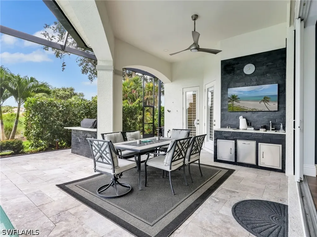 2944 Gardens Boulevard Naples FL 34105