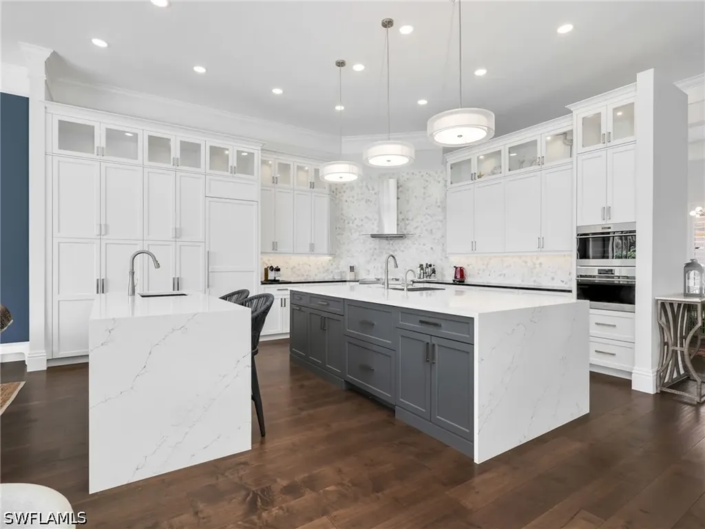 2944 Gardens Boulevard Naples FL 34105