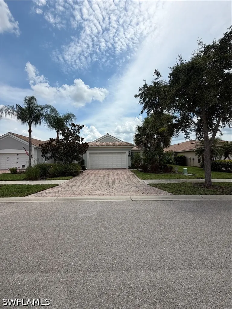 8736 Querce Court Naples FL 34114