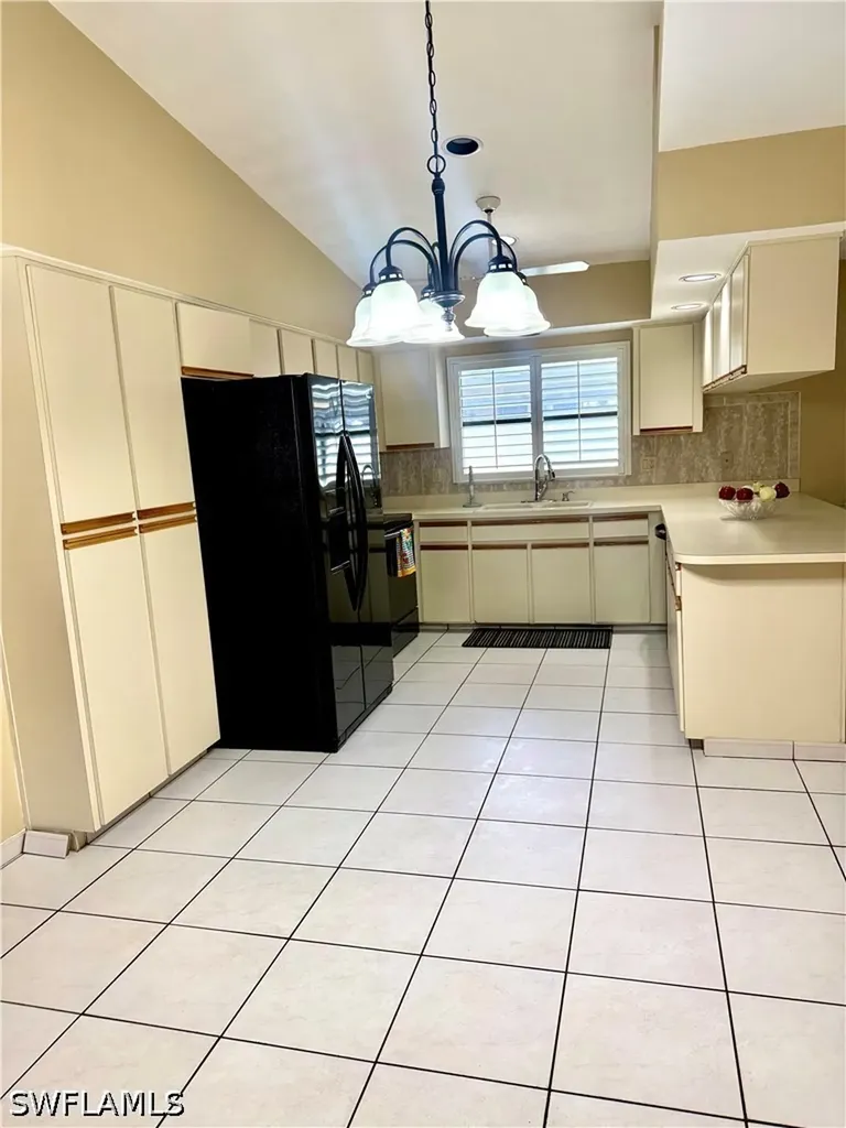 704 106th Avenue N Naples FL 34108