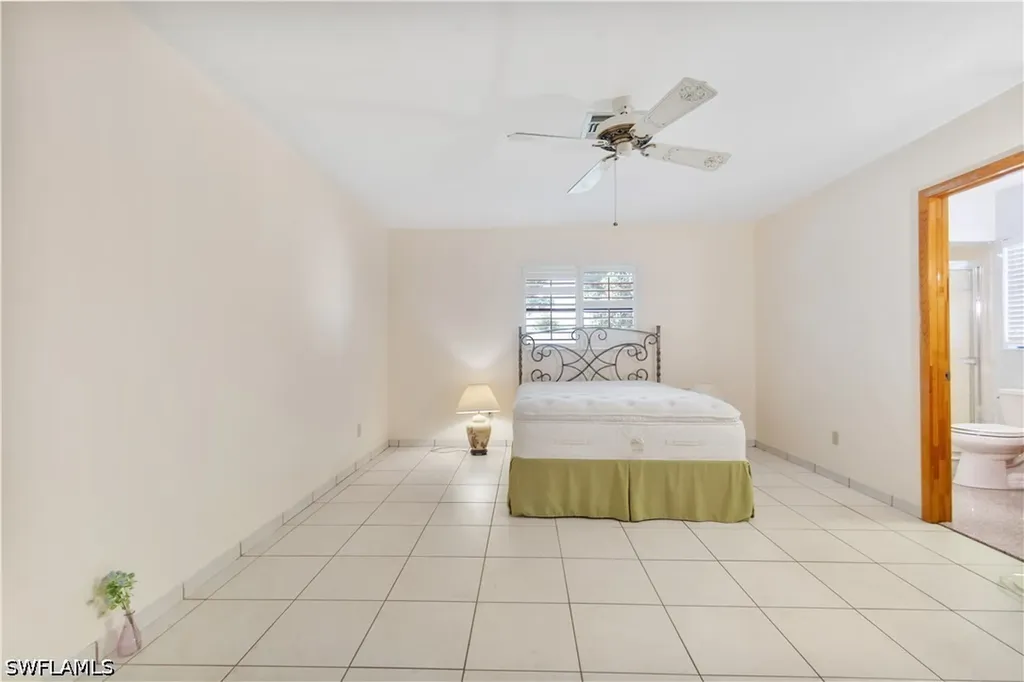 704 106th Avenue N Naples FL 34108