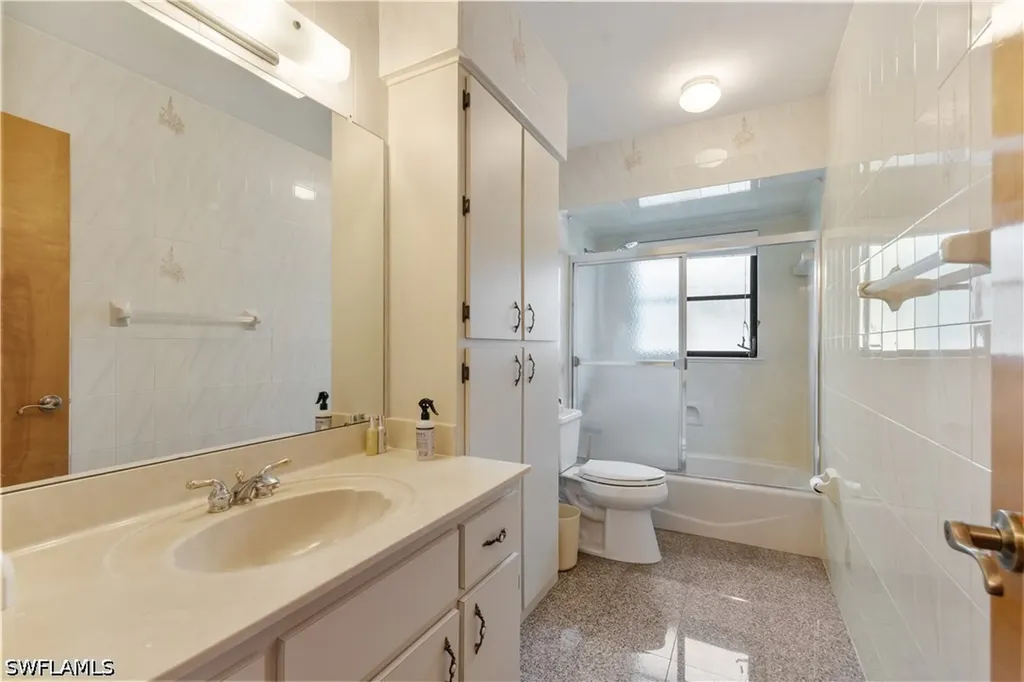 704 106th Avenue N Naples FL 34108