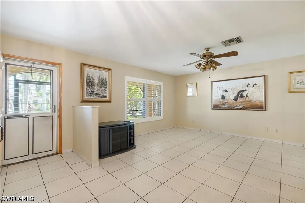 704 106th Avenue N Naples FL 34108