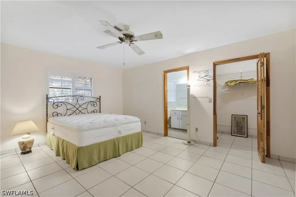 704 106th Avenue N Naples FL 34108