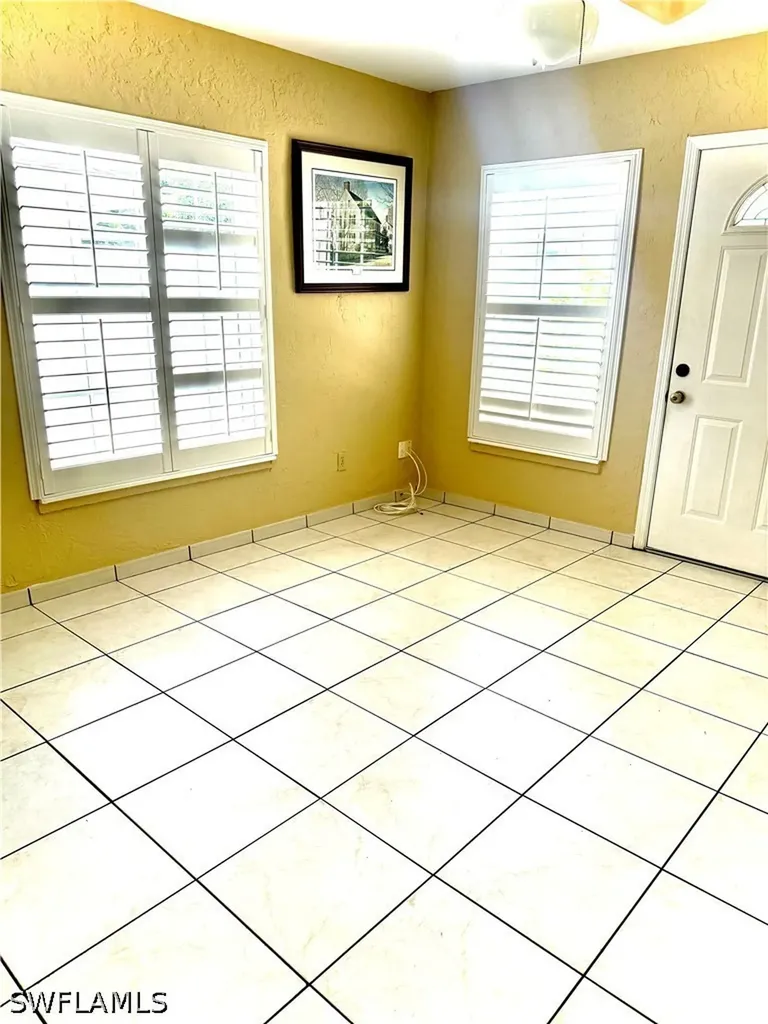 704 106th Avenue N Naples FL 34108