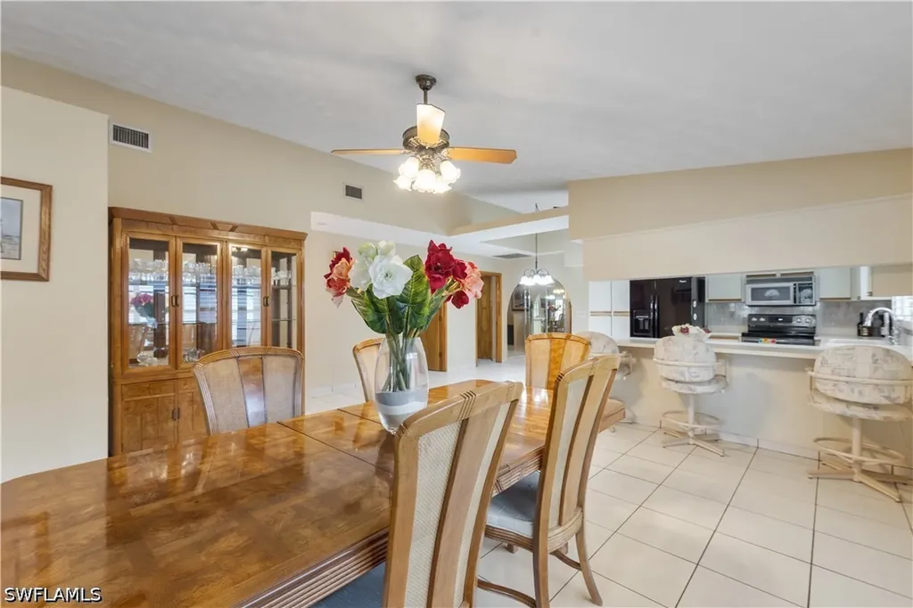 704 106th Avenue N Naples FL 34108