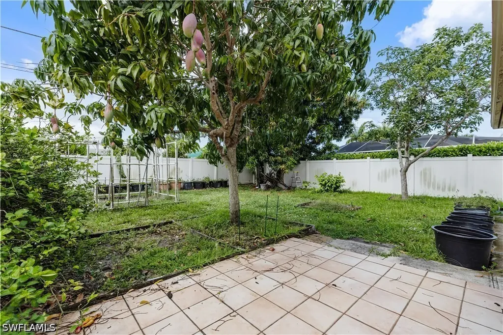 704 106th Avenue N Naples FL 34108