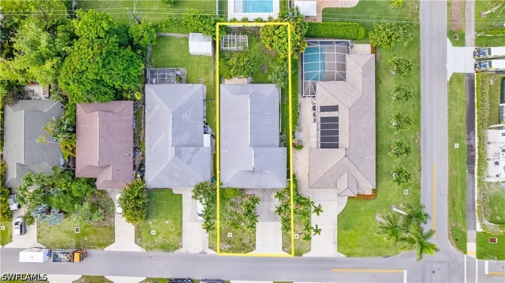 704 106th Avenue N Naples FL 34108