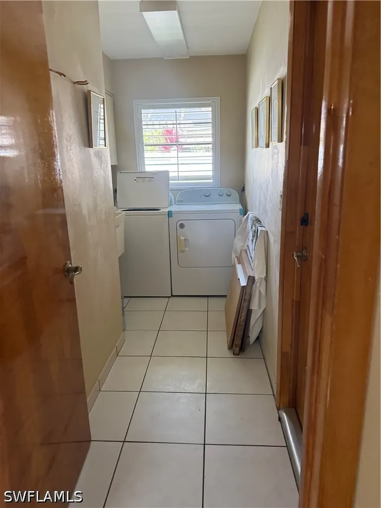 704 106th Avenue N Naples FL 34108