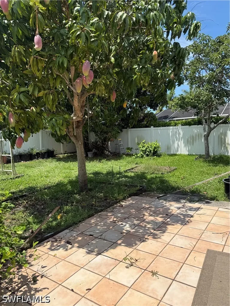 704 106th Avenue N Naples FL 34108