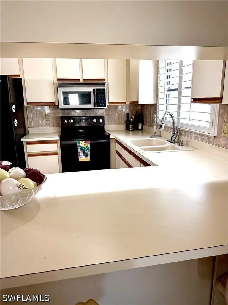 704 106th Avenue N Naples FL 34108