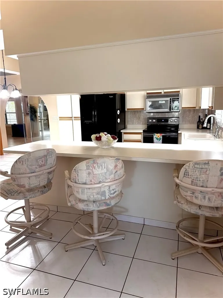 704 106th Avenue N Naples FL 34108