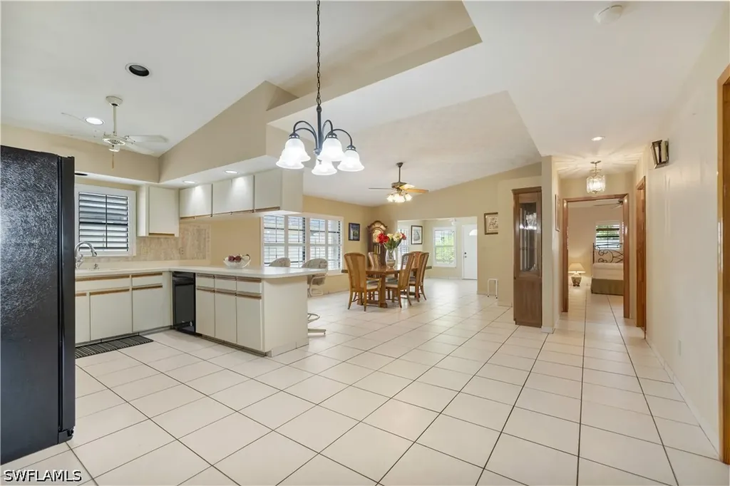 704 106th Avenue N Naples FL 34108