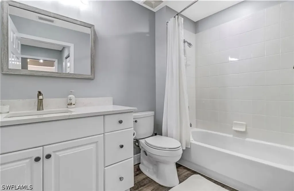 410 Bayfront Place Naples FL 34102